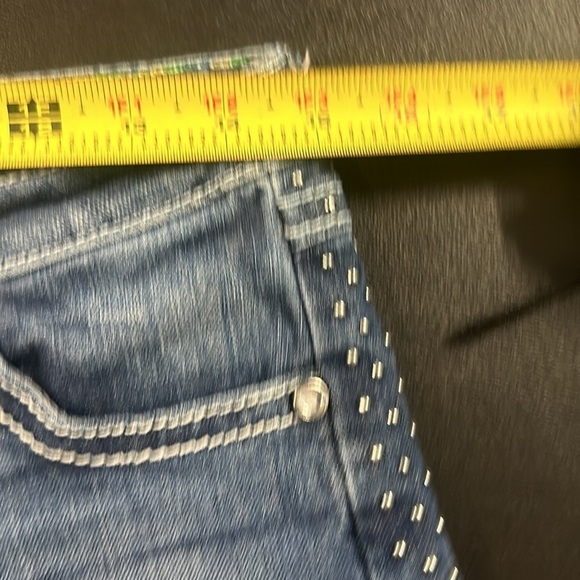 Rock 47 embroidered blue Jean shorts by wrangler size 30* - Picture 5 of 9